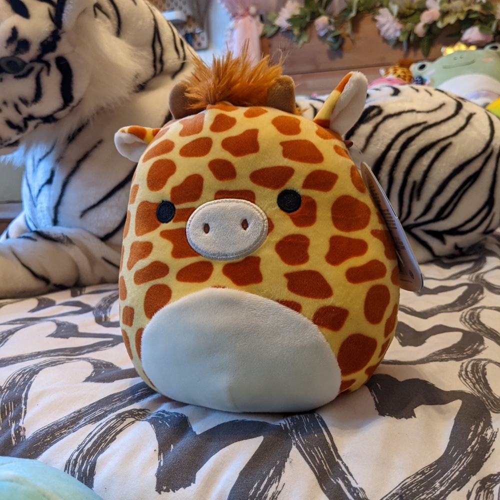 Gary Giraffe Squishmallow 8"